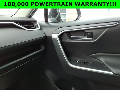 Used 2021 Toyota RAV4 XLE image 31