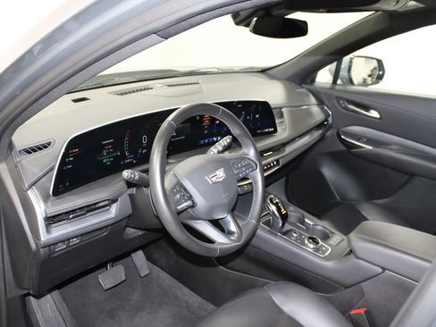Used 2024 Cadillac XT4 Premium Luxury image 21