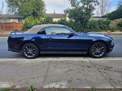 Used 2012 Ford Mustang Premium image 6
