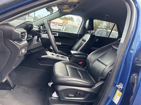 Used 2022 Ford Explorer XLT w/ Equipment Group 202A image 28