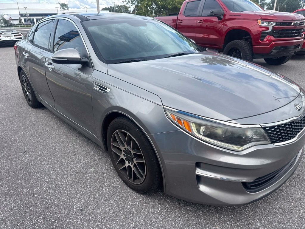 Used 2018 Kia Optima EX w/ Premium Package FWD image 3