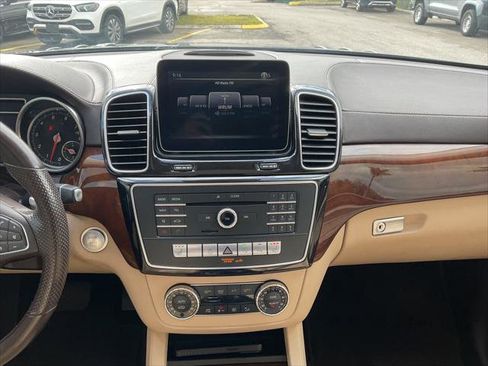 Used 2018 Mercedes-Benz GLS 450 4MATIC image 36