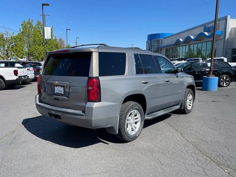 Used 2017 Chevrolet Tahoe LT w/ Luxury Package AWD/4WD image 5