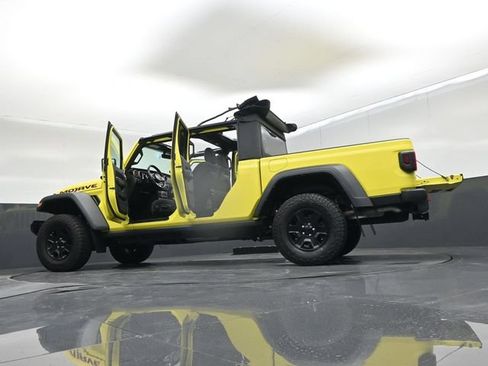 Used 2023 Jeep Gladiator Mojave AWD/4WD image 76