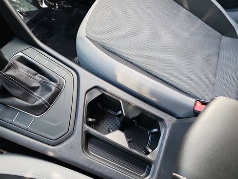 Used 2022 Volkswagen Taos S image 23