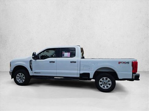 Used 2024 Ford F250 XLT w/ FX4 Off-Road Package AWD/4WD image 8