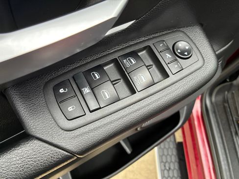 Used 2021 RAM 1500 Big Horn image 10