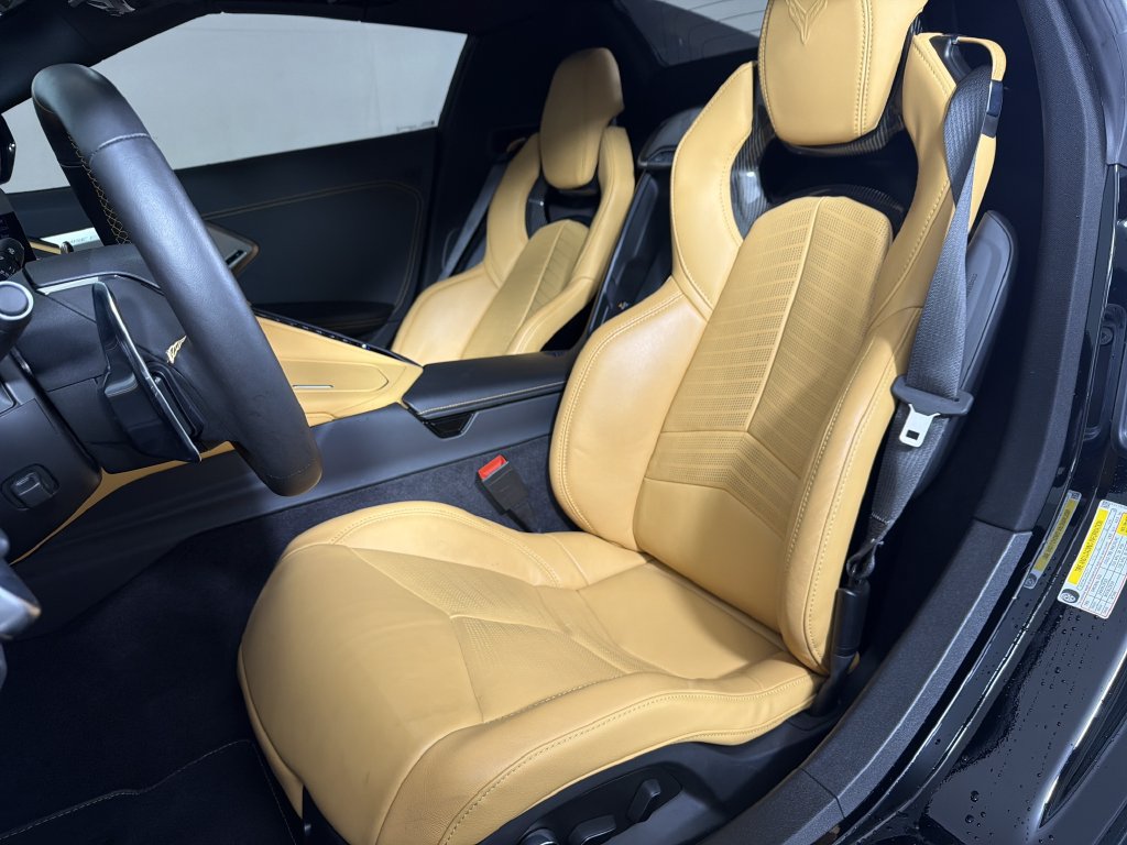 Used 2023 Chevrolet Corvette Stingray Preferred Conv w/ Z51 Performance Package RWD image 5