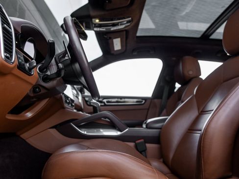 Certified 2023 Porsche Cayenne Turbo S image 24