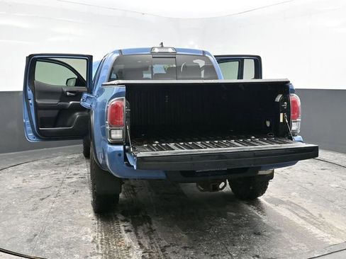 Used 2018 Toyota Tacoma SR image 44