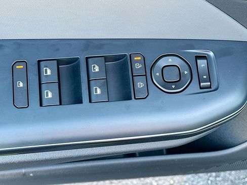 New 2025 Kia K4 LXS image 17