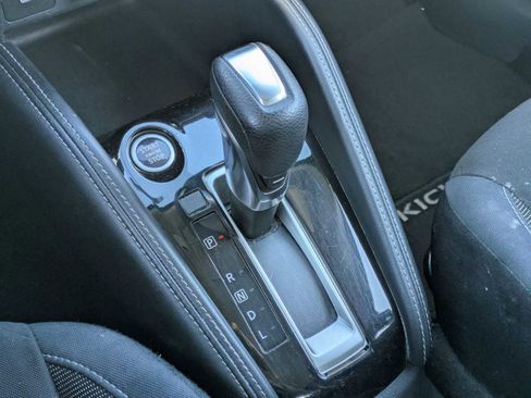 Used 2018 Nissan Kicks S image 30