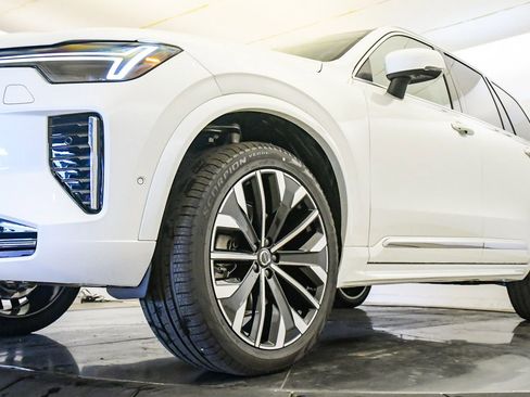 New 2026 Volvo XC90 B6 Plus w/ Protection Package AWD/4WD image 10