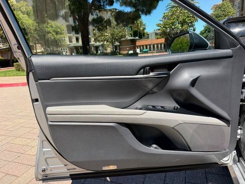 Used 2019 Toyota Camry LE w/ Carpet Mat Package FWD image 62