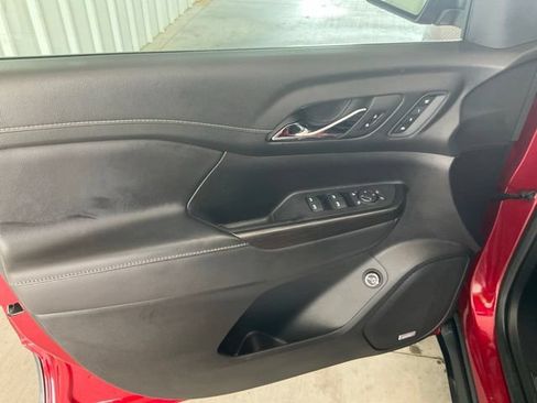 Used 2023 GMC Acadia SLT w/ Elevation Edition FWD image 5
