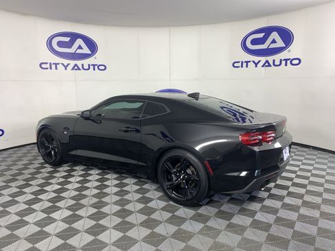 Used 2019 Chevrolet Camaro LT RWD image 5