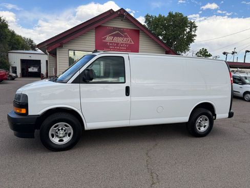 Used 2021 Chevrolet Express 2500 RWD image 5