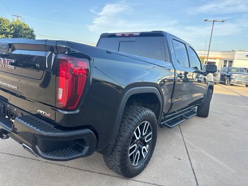 Used 2023 GMC Sierra 1500 AT4 w/ Technology Package AWD/4WD image 5