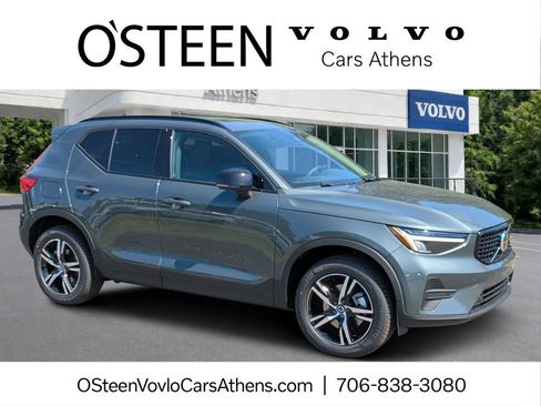 Used 2026 Volvo XC40 B5 Core AWD/4WD image 1