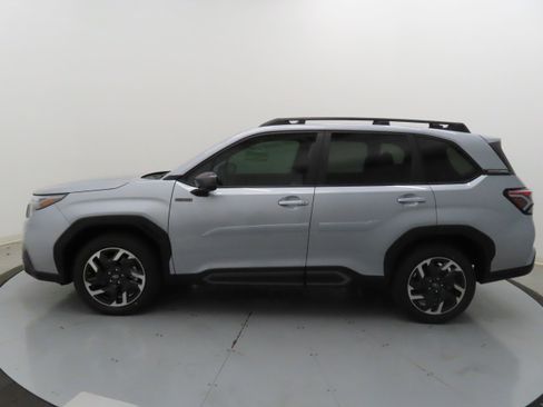 New 2025 Subaru Forester Limited w/ Popular Package image 9