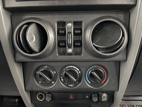 Used 2007 Jeep Wrangler Unlimited Sahara w/ Trailer Tow Group AWD/4WD image 25