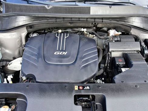 Certified 2018 Kia Sorento LX w/ LX V6 Convenience Package image 29