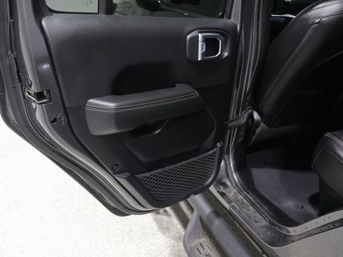 Used 2021 Jeep Gladiator Overland w/ Popular Equipment Package AWD/4WD image 15