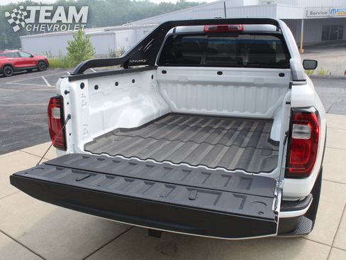 Certified 2025 GMC Canyon AT4 AWD/4WD image 28
