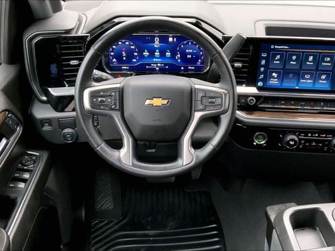 Used 2023 Chevrolet Silverado 1500 LT image 6