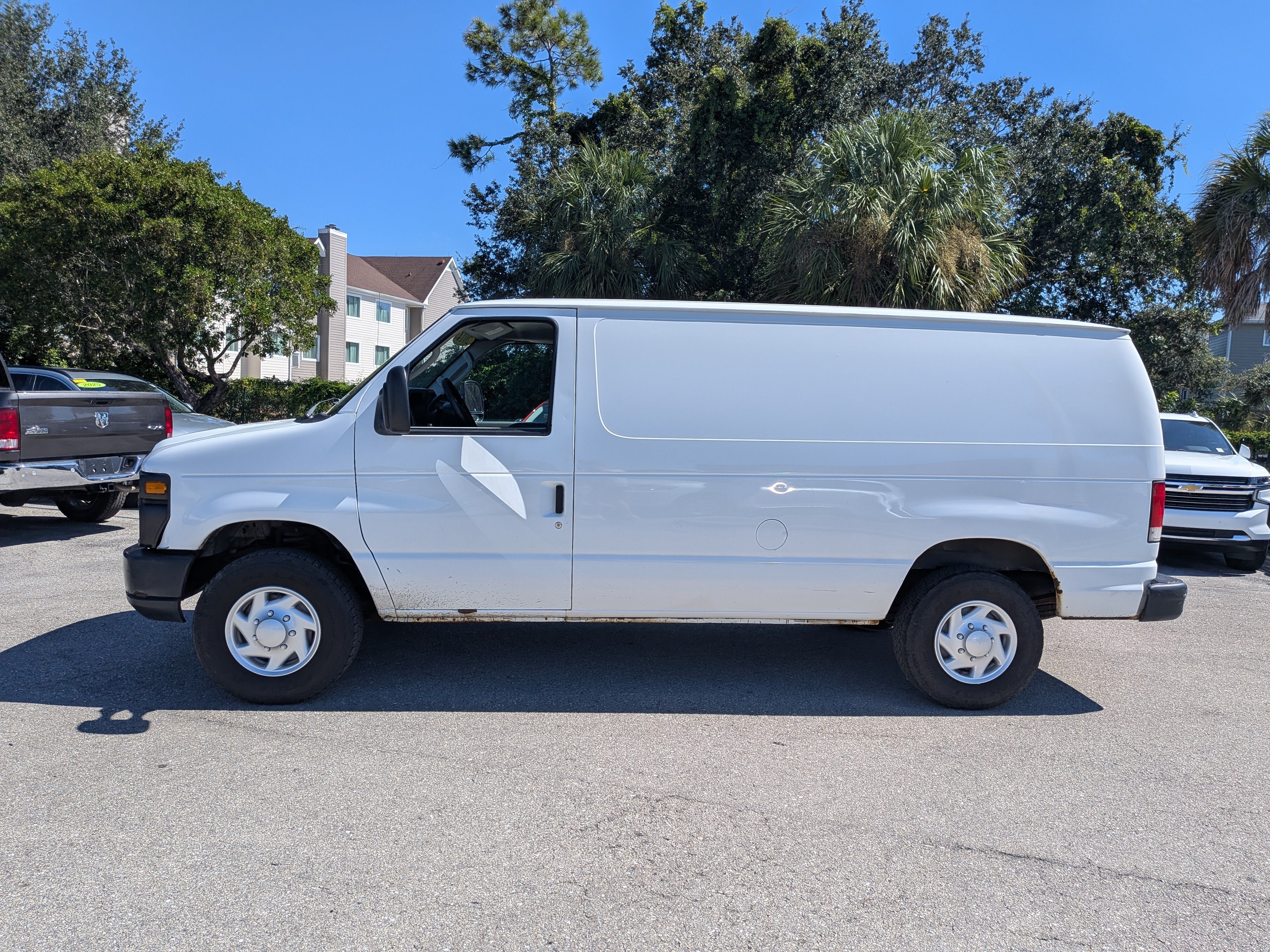Used 2014 Ford E-350 and Econoline 350 Super Duty RWD image 7