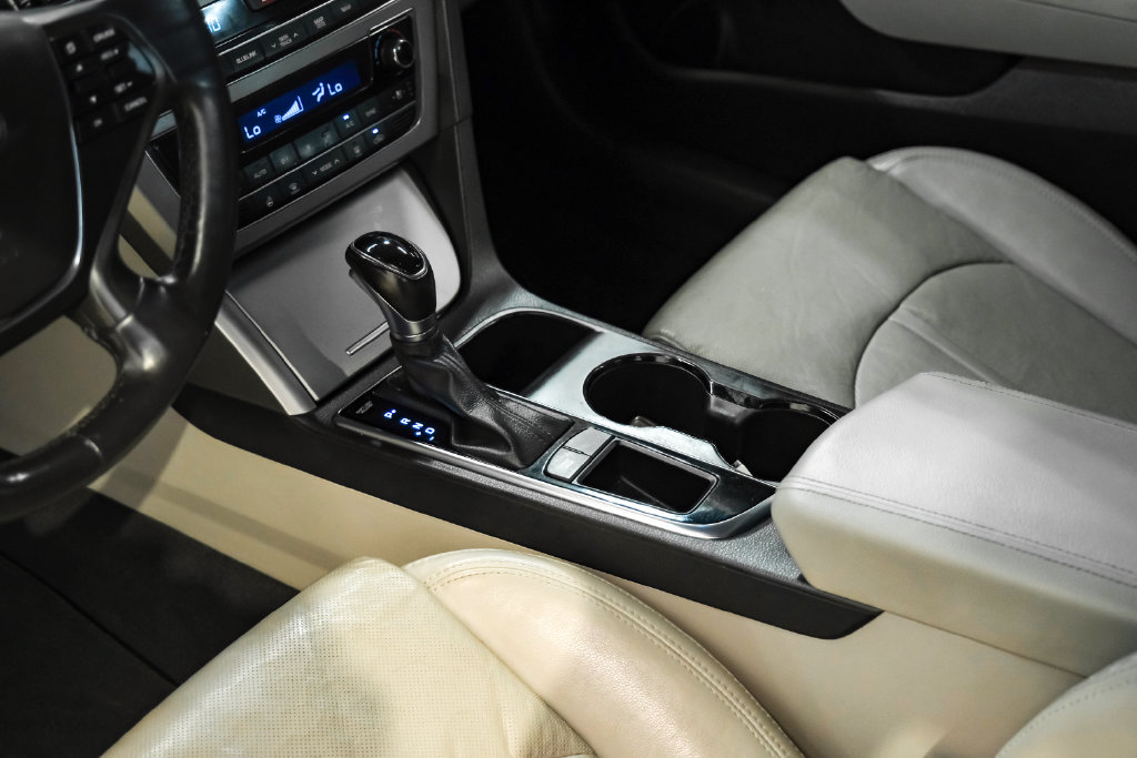 Used 2015 Hyundai Sonata Limited w/ Option Group 05 FWD image 25