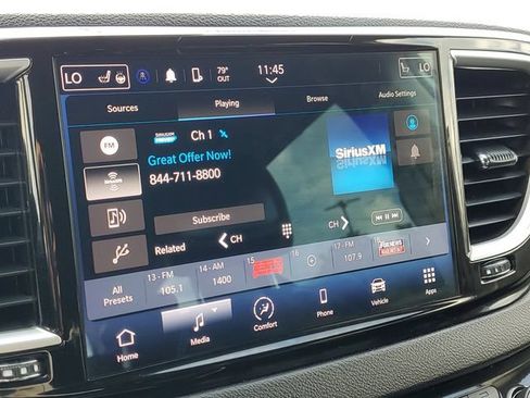 Used 2024 Chrysler Pacifica Touring-L FWD image 19