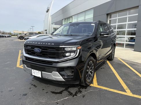 Used 2025 Ford Expedition Max Platinum image 3