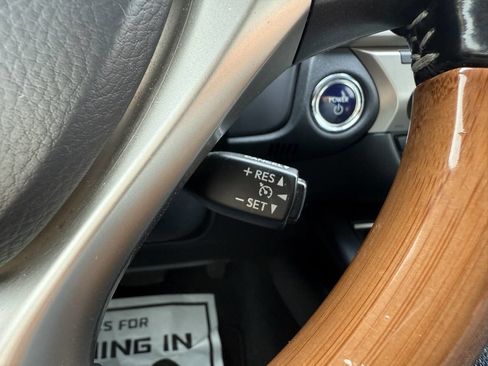 Used 2015 Lexus ES 300h Hybrid image 21