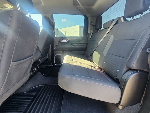 Used 2024 Chevrolet Silverado 2500 LT w/ Convenience Package image 6