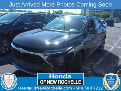Used 2025 Chevrolet Trax LT
