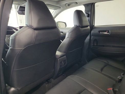 Used 2023 Toyota Corolla Cross XLE w/ Convenience Package FWD image 13