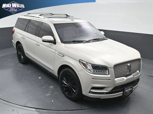 Used 2020 Lincoln Navigator Reserve w/ Equipment Group 208A Reserve RWD image 9