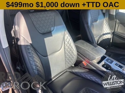 Used 2024 Ford Edge Titanium AWD/4WD image 10