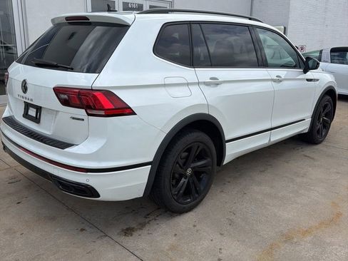 Used 2023 Volkswagen Tiguan SE R-Line AWD/4WD image 6