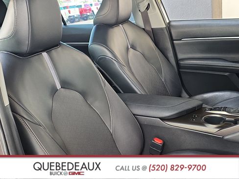 Used 2022 Toyota Camry XSE FWD image 29