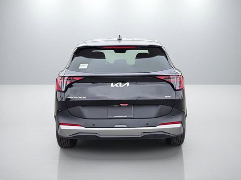 New 2026 Kia Sportage LX FWD image 5
