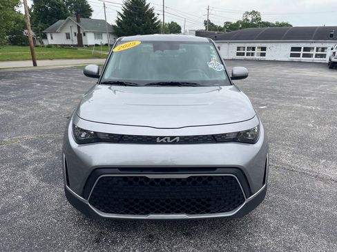 Used 2025 Kia Soul LX w/ LX Technology Package FWD image 2