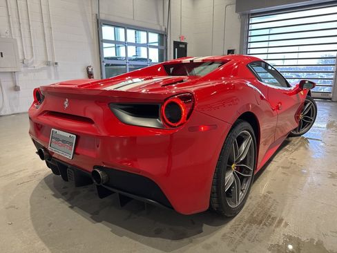 Used 2018 Ferrari 488 Spider image 4