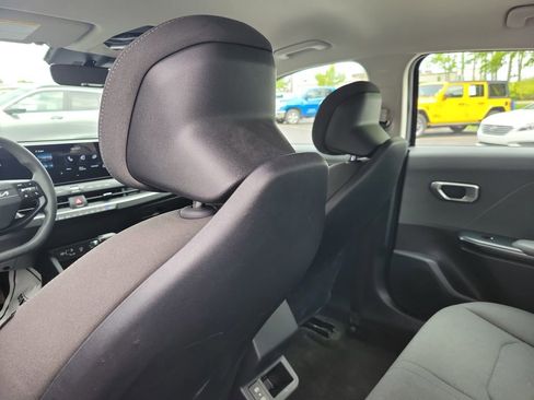 Used 2025 Kia K4 FWD image 16