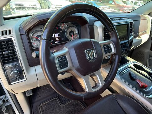 Used 2017 RAM 1500 Laramie Longhorn RWD image 10