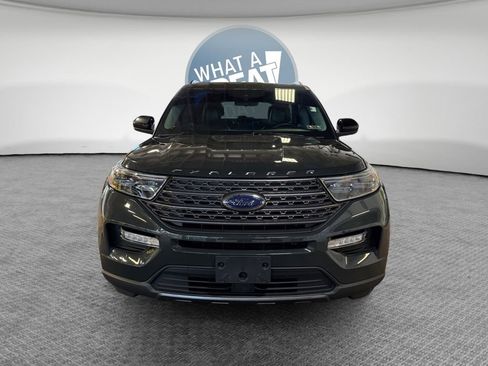 Used 2022 Ford Explorer XLT w/ Equipment Group 202A AWD/4WD image 9