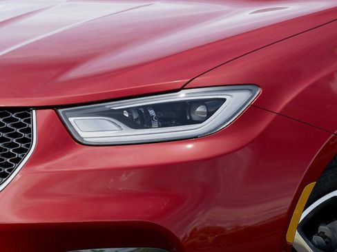 New 2026 Chrysler Pacifica Pinnacle image 10