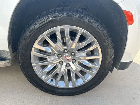 Used 2023 GMC Yukon SLT w/ SLT Premium Package image 7