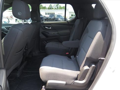 Used 2023 Chevrolet Traverse LT FWD image 16